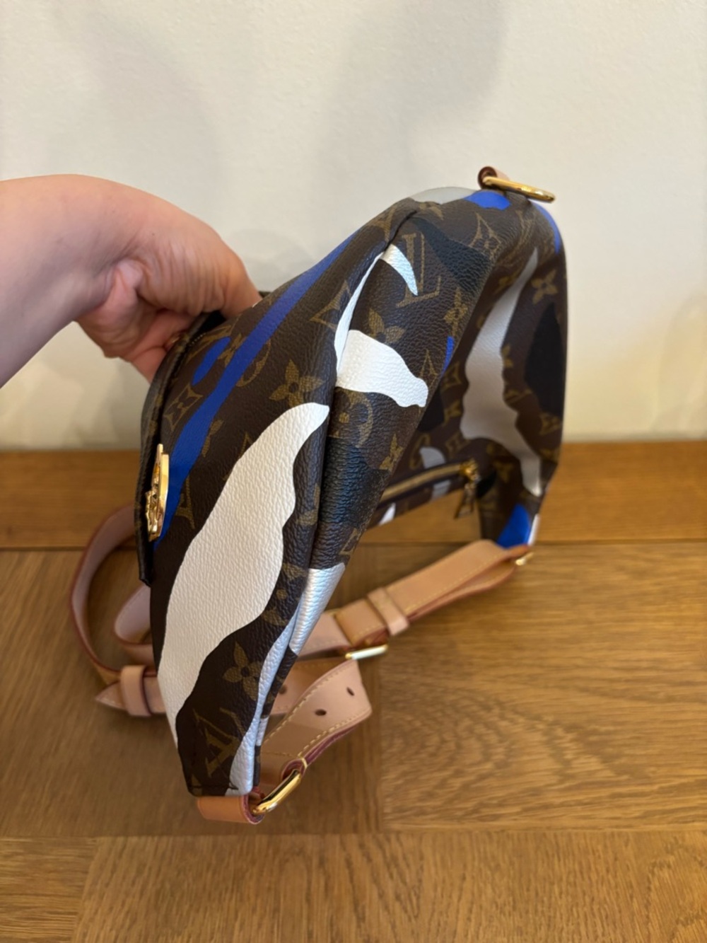 Louis Vuitton LOL League of Legends Monogram Bumbag Limited Edition Blue White - Picture 8 of 16